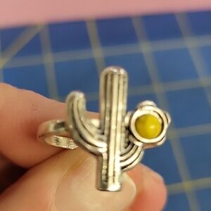Cactus Silver Tone Yellow Stone Accent Ring Size 6